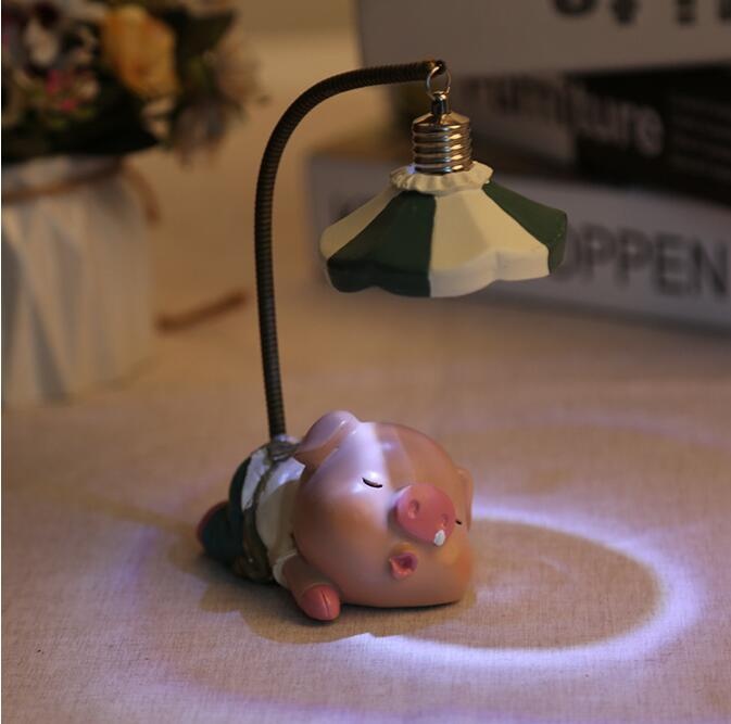 Cute Handmade Pig Figurine Resin Crafts Led pendant lamp