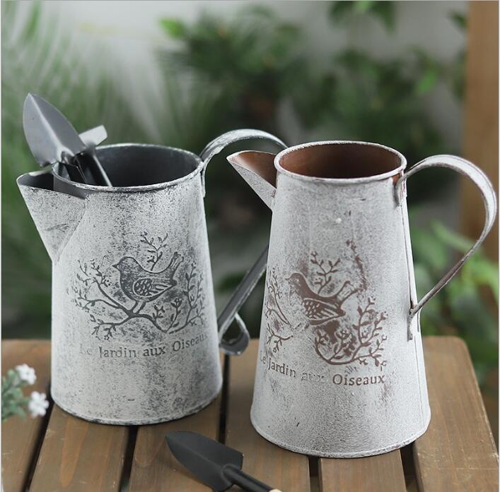 rustic metal flower vase/watering can with Bird decorative