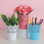multi-color office supplies metal hollow pen holder with metal flower edge